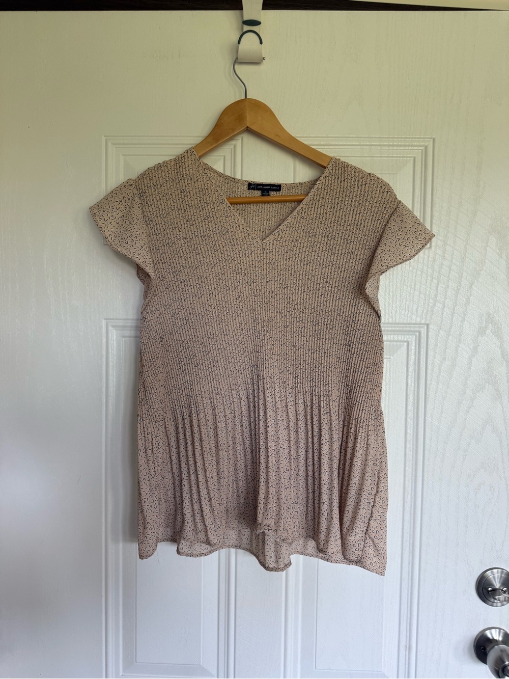 2 for $20 sale: Adrianna papell cream pleated pullover blouse ruffle cap sleeve